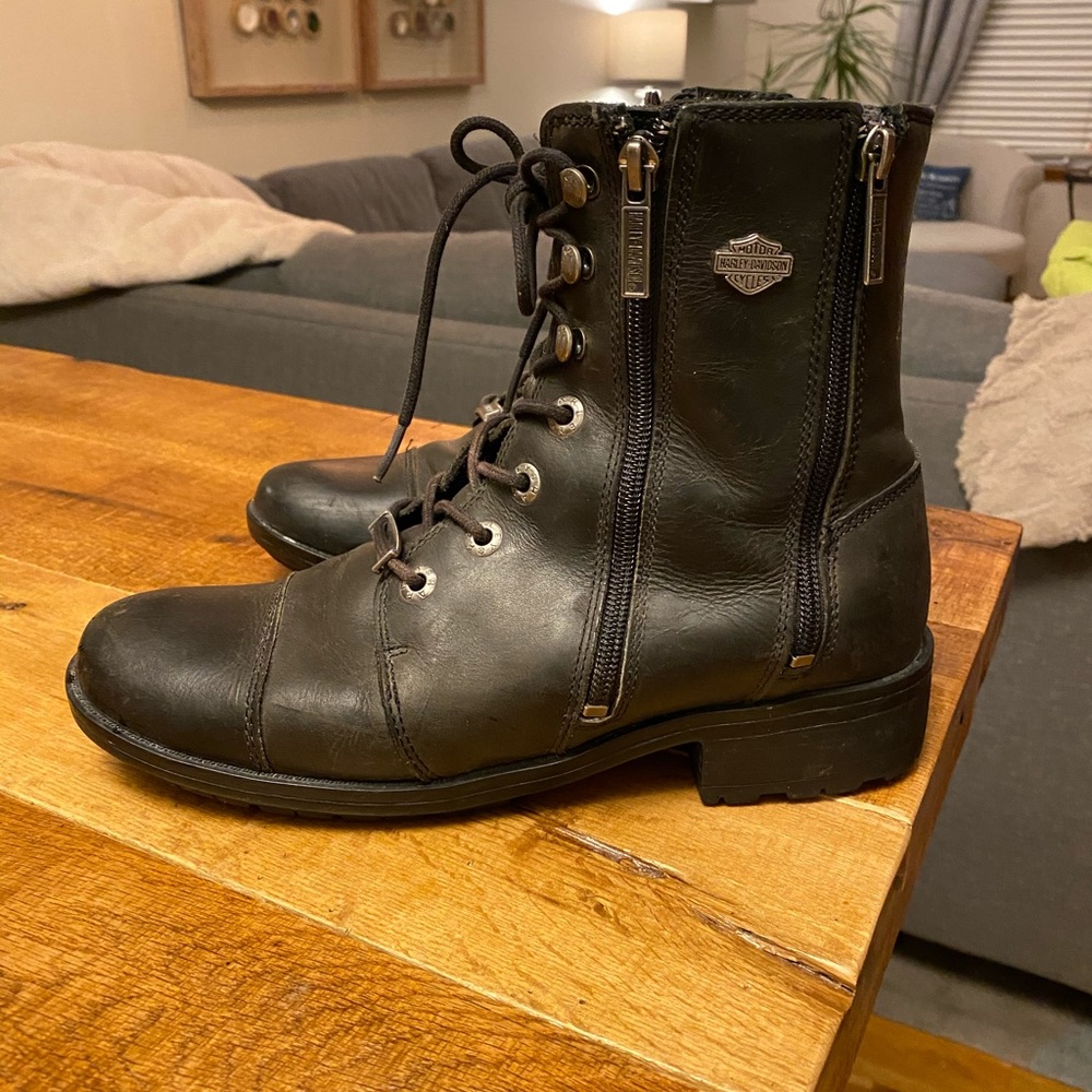Good condition size 9.5 Harley Davidson